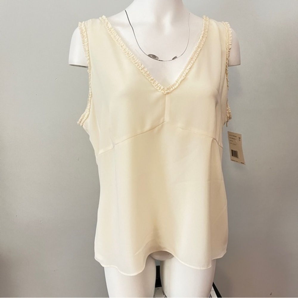 Liz Claiborne Villager Cream Sleeveless Fitted Tank Top